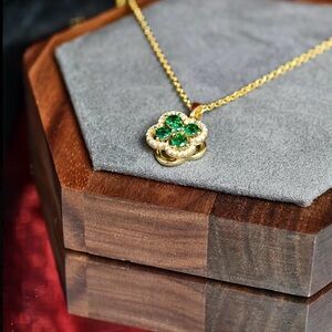 Women’s Gold Plated Rotating Clover Pendant Necklace Green Four Leaf Zirconia